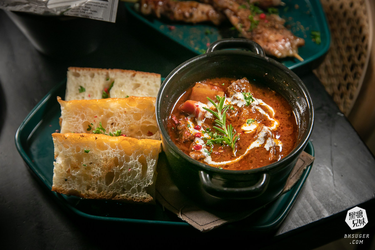 美麗島站酒吧推薦|南喃至嶼|雨林下的無菸調酒吧 旅人來訪高雄夜生活必推餐酒吧 - 第17張圖 美麗島站酒吧推薦|南喃至嶼|雨林下的無菸調酒吧 旅人來訪高雄夜生活必推餐酒吧