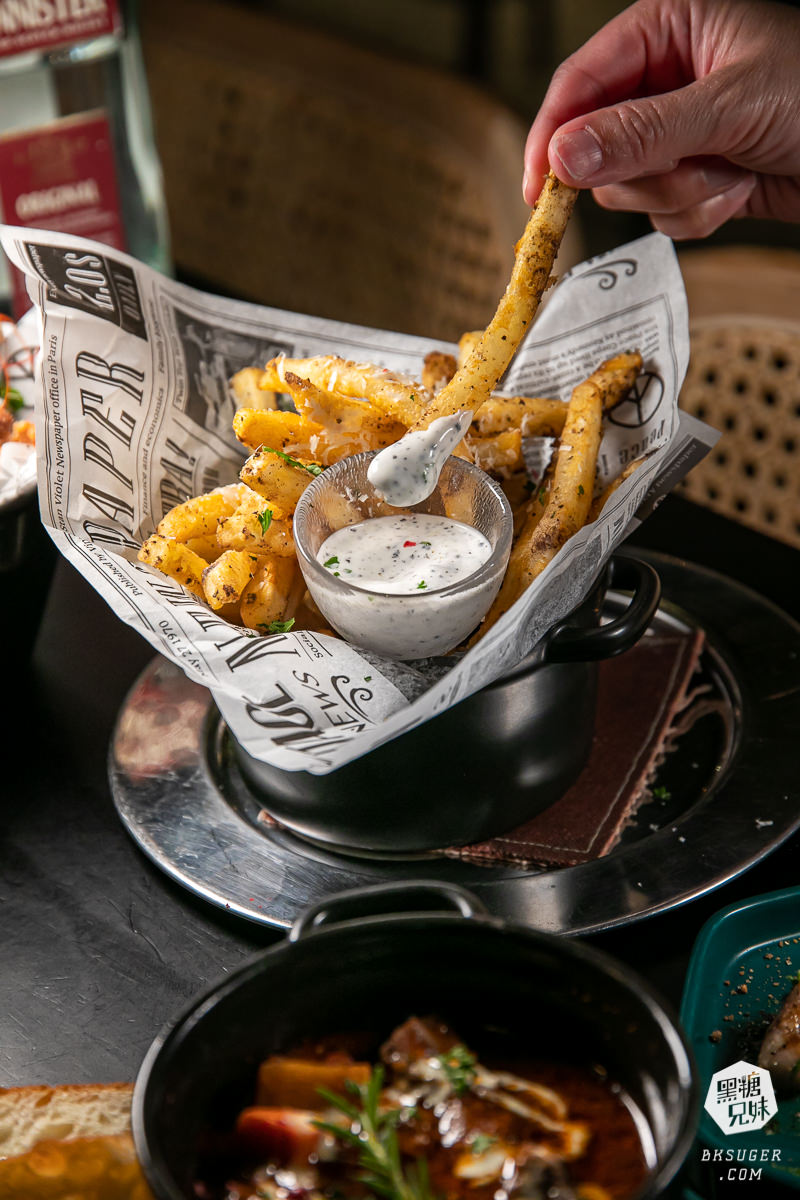 美麗島站酒吧推薦|南喃至嶼|雨林下的無菸調酒吧 旅人來訪高雄夜生活必推餐酒吧 - 第23張圖 美麗島站酒吧推薦|南喃至嶼|雨林下的無菸調酒吧 旅人來訪高雄夜生活必推餐酒吧