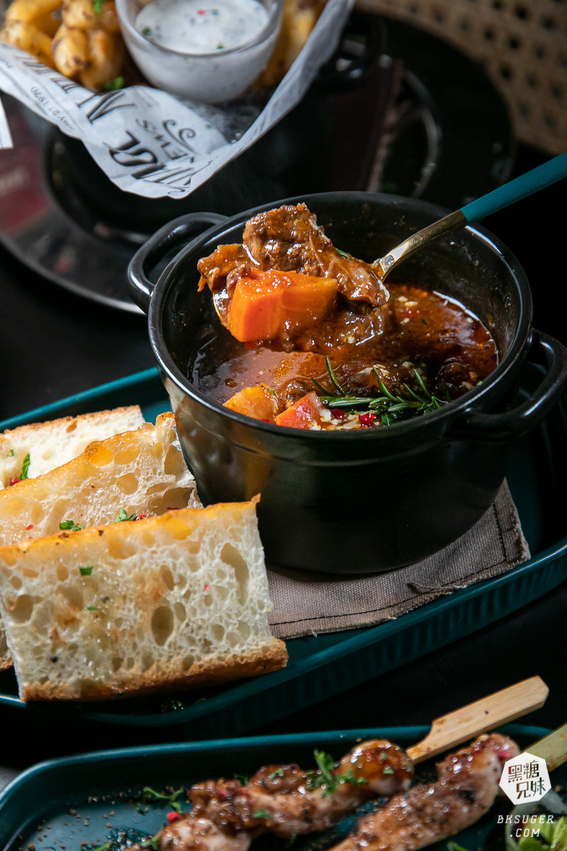 美麗島站酒吧推薦|南喃至嶼|雨林下的無菸調酒吧 旅人來訪高雄夜生活必推餐酒吧 - 第18張圖 美麗島站酒吧推薦|南喃至嶼|雨林下的無菸調酒吧 旅人來訪高雄夜生活必推餐酒吧