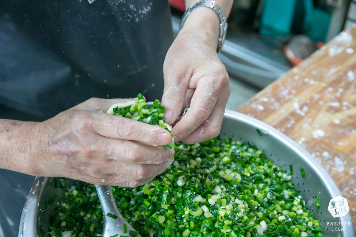 老正興館金牌蔥油餅|多汁小籠包、金牌蔥油餅、捲餅必吃|六合夜市商圈後方美食推薦 - 第5張圖 老正興館金牌蔥油餅|多汁小籠包、金牌蔥油餅、捲餅必吃|六合夜市商圈後方美食推薦