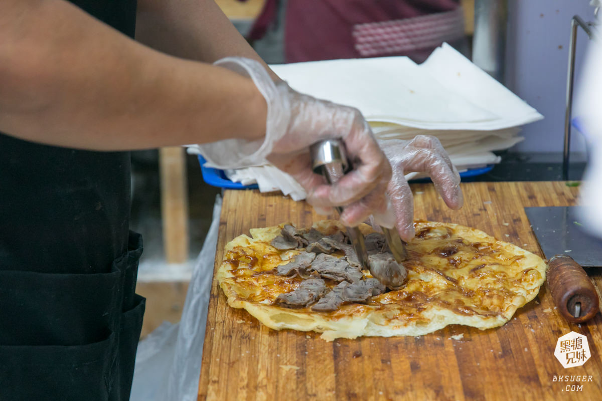老正興館金牌蔥油餅|多汁小籠包、金牌蔥油餅、捲餅必吃|六合夜市商圈後方美食推薦 - 第3張圖 老正興館金牌蔥油餅|多汁小籠包、金牌蔥油餅、捲餅必吃|六合夜市商圈後方美食推薦