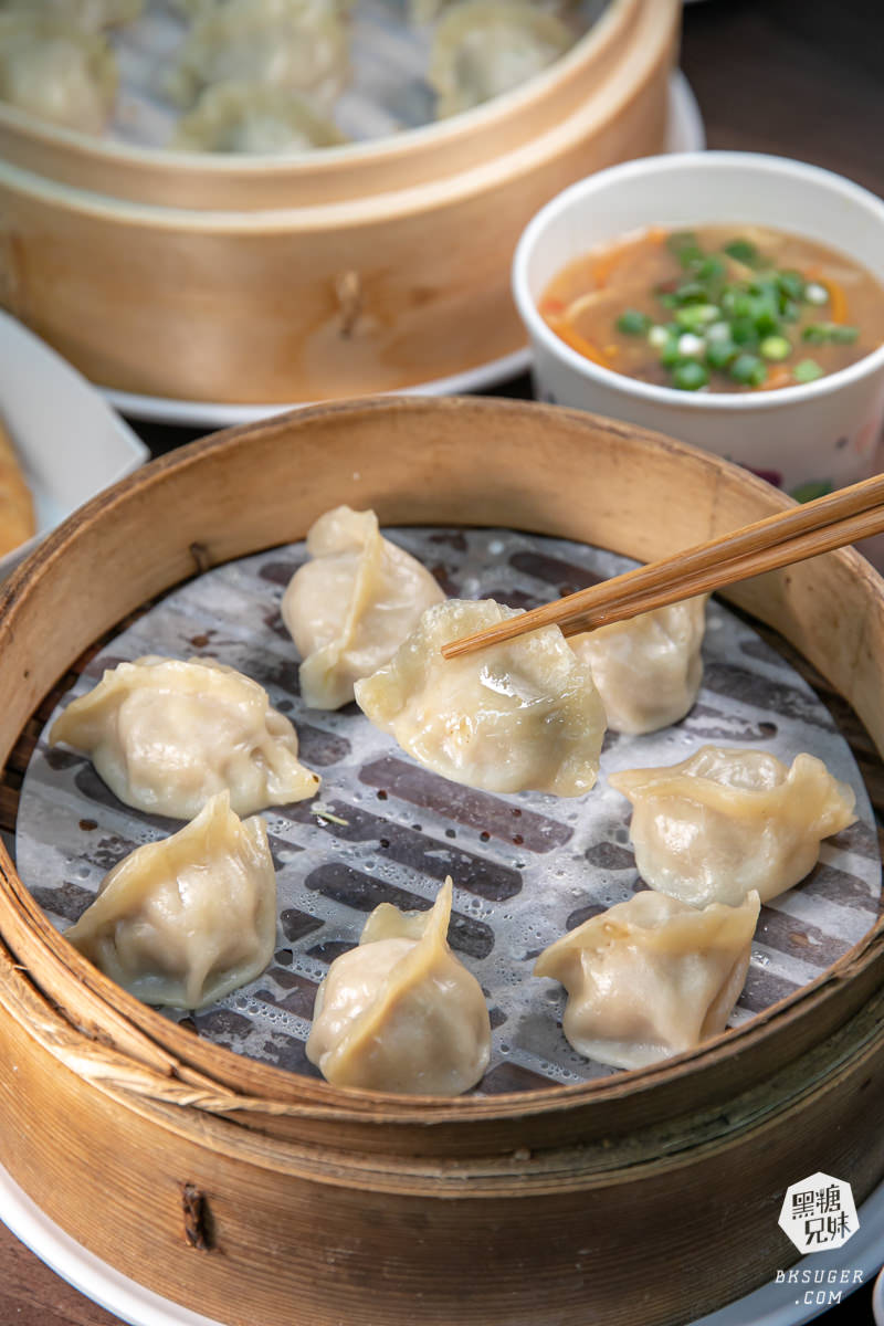 老正興館金牌蔥油餅|多汁小籠包、金牌蔥油餅、捲餅必吃|六合夜市商圈後方美食推薦 - 第14張圖 老正興館金牌蔥油餅|多汁小籠包、金牌蔥油餅、捲餅必吃|六合夜市商圈後方美食推薦