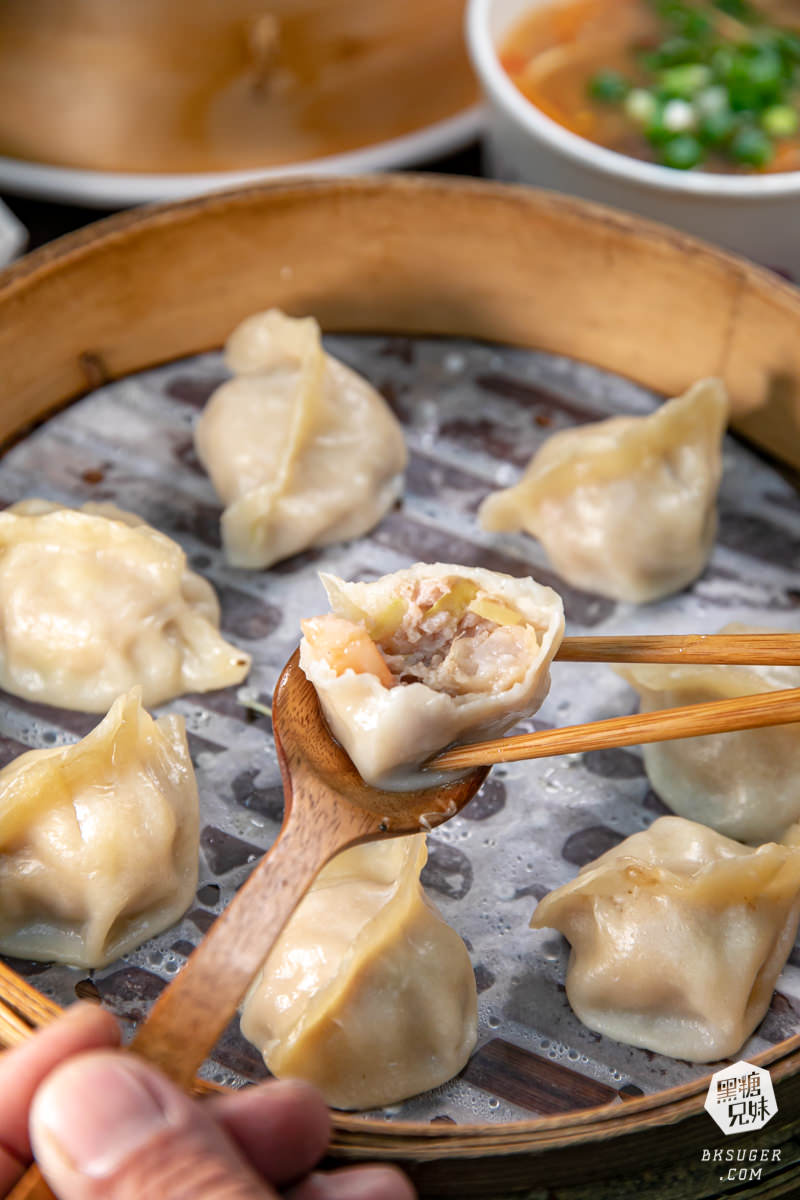 老正興館金牌蔥油餅|多汁小籠包、金牌蔥油餅、捲餅必吃|六合夜市商圈後方美食推薦 - 第15張圖 老正興館金牌蔥油餅|多汁小籠包、金牌蔥油餅、捲餅必吃|六合夜市商圈後方美食推薦