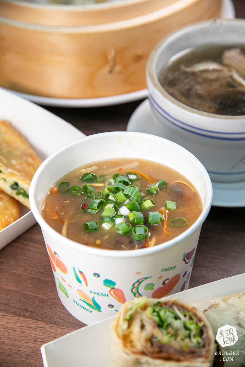 老正興館金牌蔥油餅|多汁小籠包、金牌蔥油餅、捲餅必吃|六合夜市商圈後方美食推薦 - 第23張圖 老正興館金牌蔥油餅|多汁小籠包、金牌蔥油餅、捲餅必吃|六合夜市商圈後方美食推薦