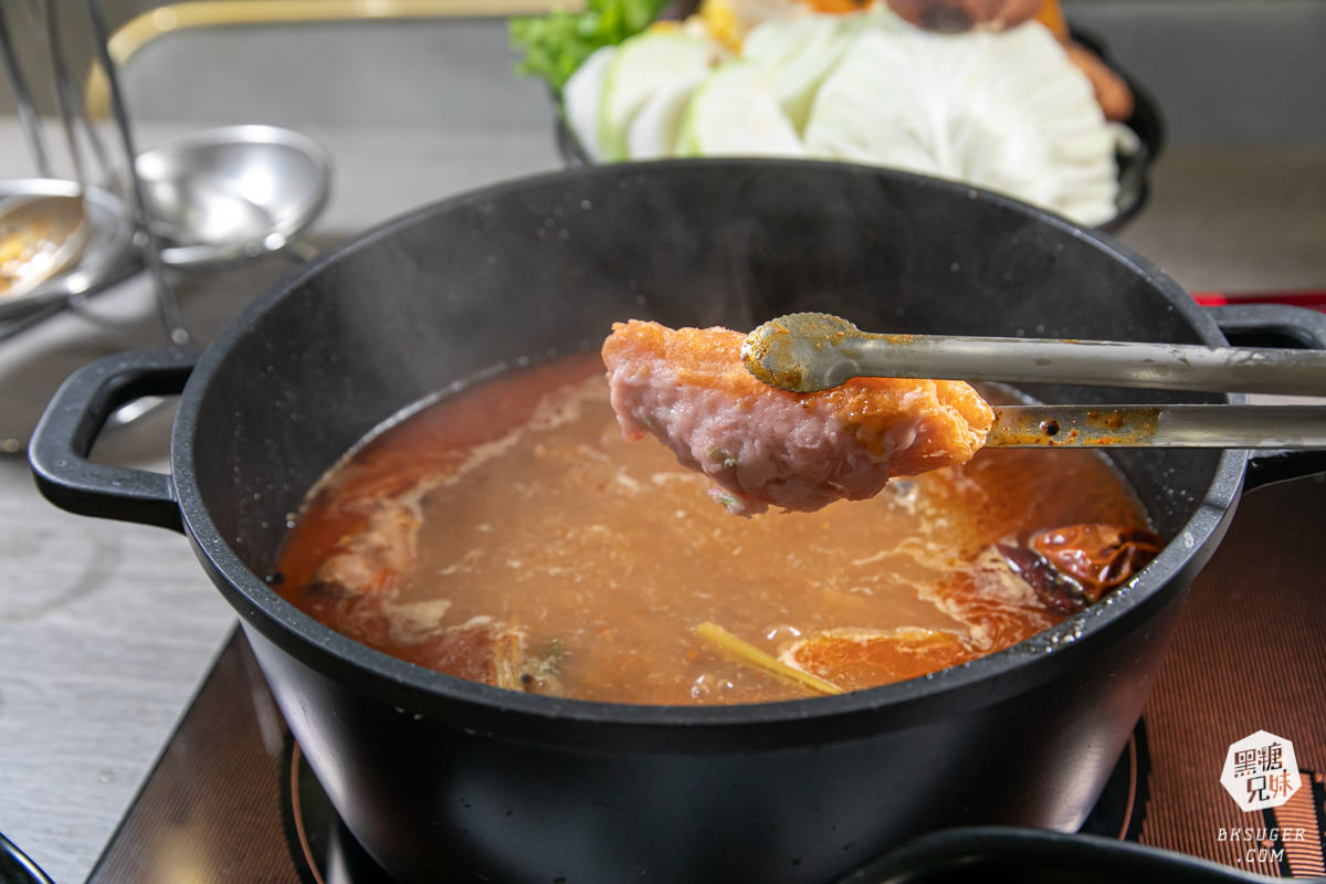 高雄火鍋推薦｜聞雞起爐 港式麻辣雞煲火鍋-文衡店｜一鍋2吃讓人最愛美味的乾鍋＋火鍋吃法｜香辣夠勁