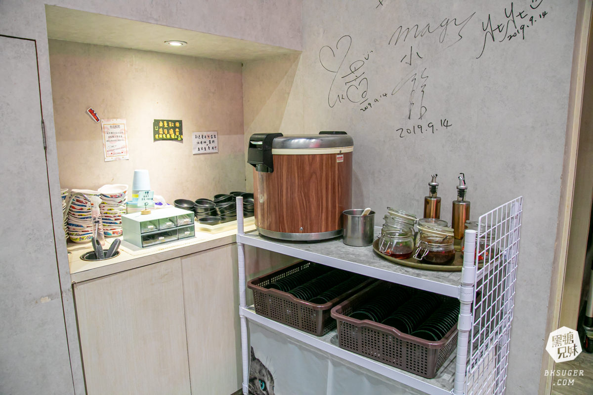 高雄火鍋推薦｜聞雞起爐 港式麻辣雞煲火鍋-文衡店｜一鍋2吃讓人最愛美味的乾鍋＋火鍋吃法｜香辣夠勁