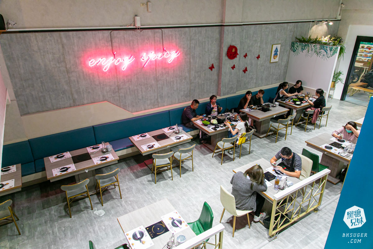 高雄火鍋推薦｜聞雞起爐 港式麻辣雞煲火鍋-文衡店｜一鍋2吃讓人最愛美味的乾鍋＋火鍋吃法｜香辣夠勁