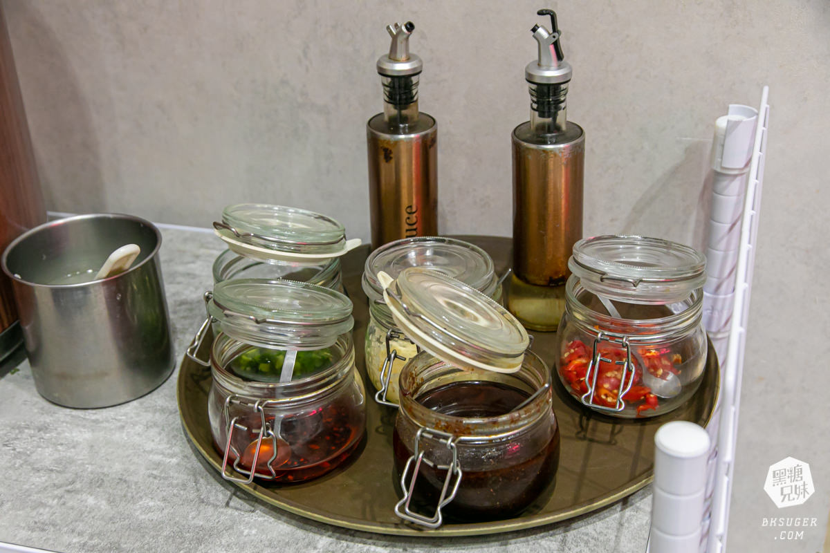 高雄火鍋推薦｜聞雞起爐 港式麻辣雞煲火鍋-文衡店｜一鍋2吃讓人最愛美味的乾鍋＋火鍋吃法｜香辣夠勁