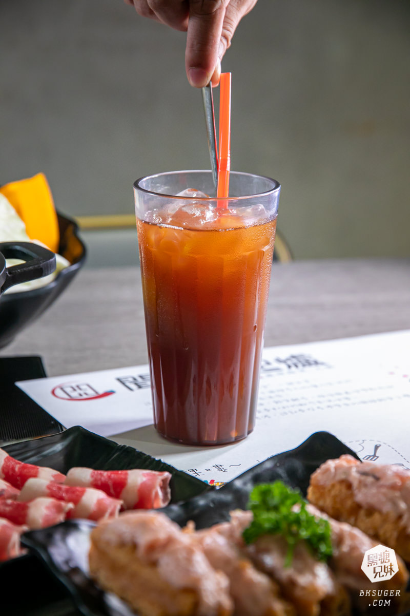 高雄火鍋推薦｜聞雞起爐 港式麻辣雞煲火鍋-文衡店｜一鍋2吃讓人最愛美味的乾鍋＋火鍋吃法｜香辣夠勁