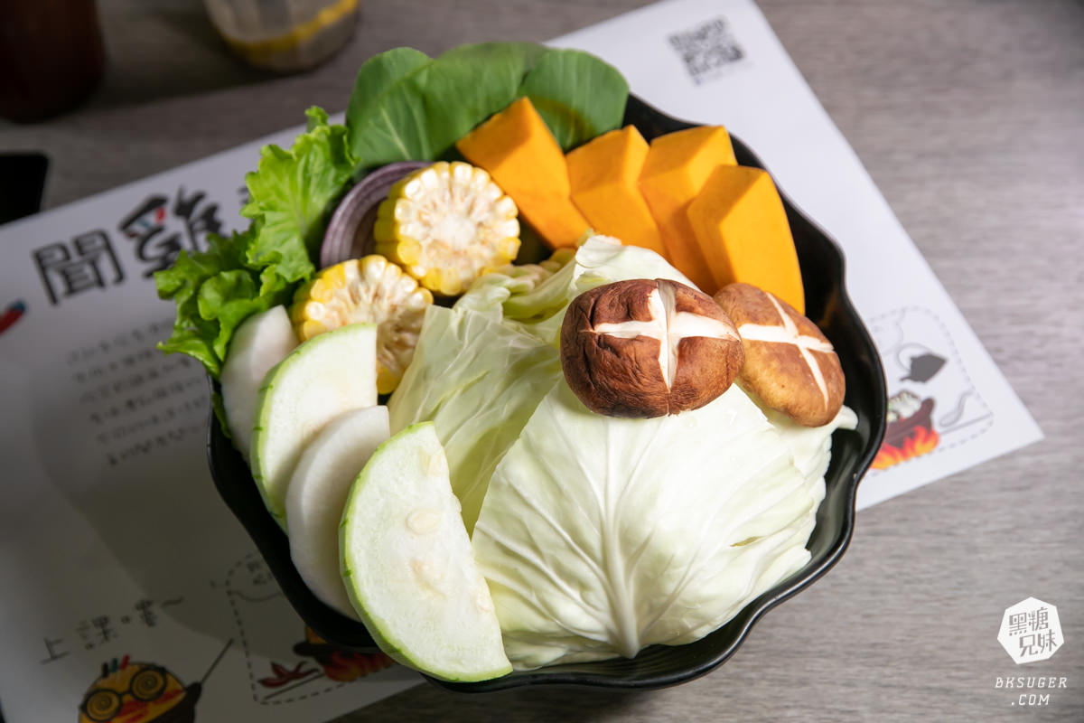 高雄火鍋推薦｜聞雞起爐 港式麻辣雞煲火鍋-文衡店｜一鍋2吃讓人最愛美味的乾鍋＋火鍋吃法｜香辣夠勁