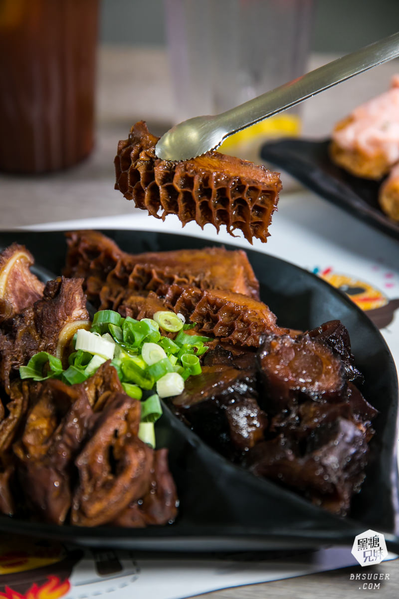 高雄火鍋推薦｜聞雞起爐 港式麻辣雞煲火鍋-文衡店｜一鍋2吃讓人最愛美味的乾鍋＋火鍋吃法｜香辣夠勁