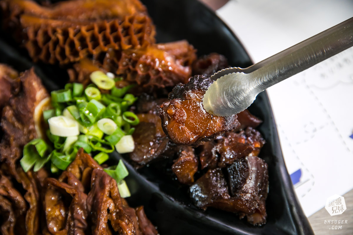 高雄火鍋推薦｜聞雞起爐 港式麻辣雞煲火鍋-文衡店｜一鍋2吃讓人最愛美味的乾鍋＋火鍋吃法｜香辣夠勁