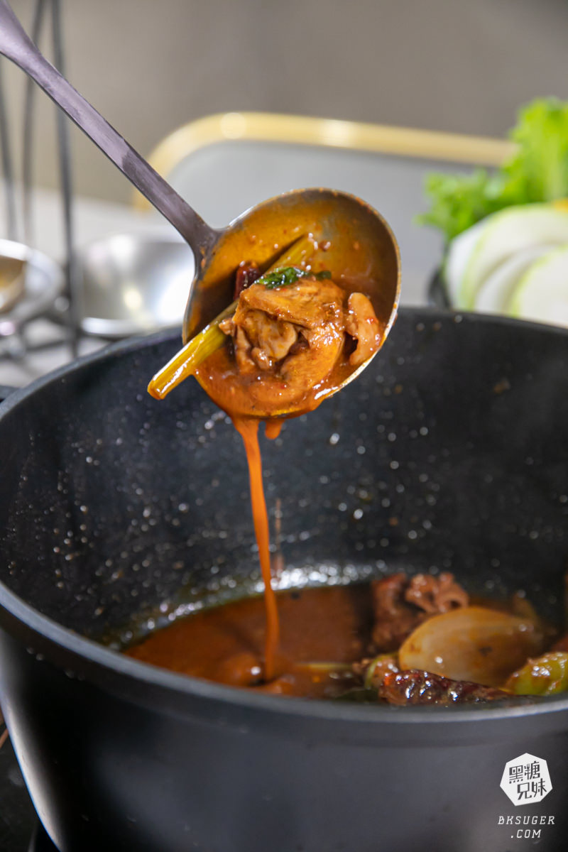 高雄火鍋推薦｜聞雞起爐 港式麻辣雞煲火鍋-文衡店｜一鍋2吃讓人最愛美味的乾鍋＋火鍋吃法｜香辣夠勁