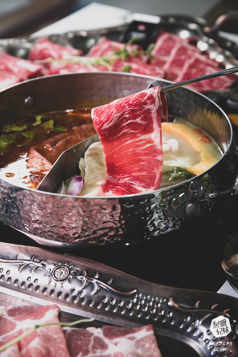 高雄母親節聚餐|花花世界鍋物高雄左營旗艦店|聚餐火鍋推薦|超狂活體龍蝦11種海鮮豪邁上桌 - 第35張圖 高雄母親節聚餐|花花世界鍋物高雄左營旗艦店|聚餐火鍋推薦|超狂活體龍蝦11種海鮮豪邁上桌