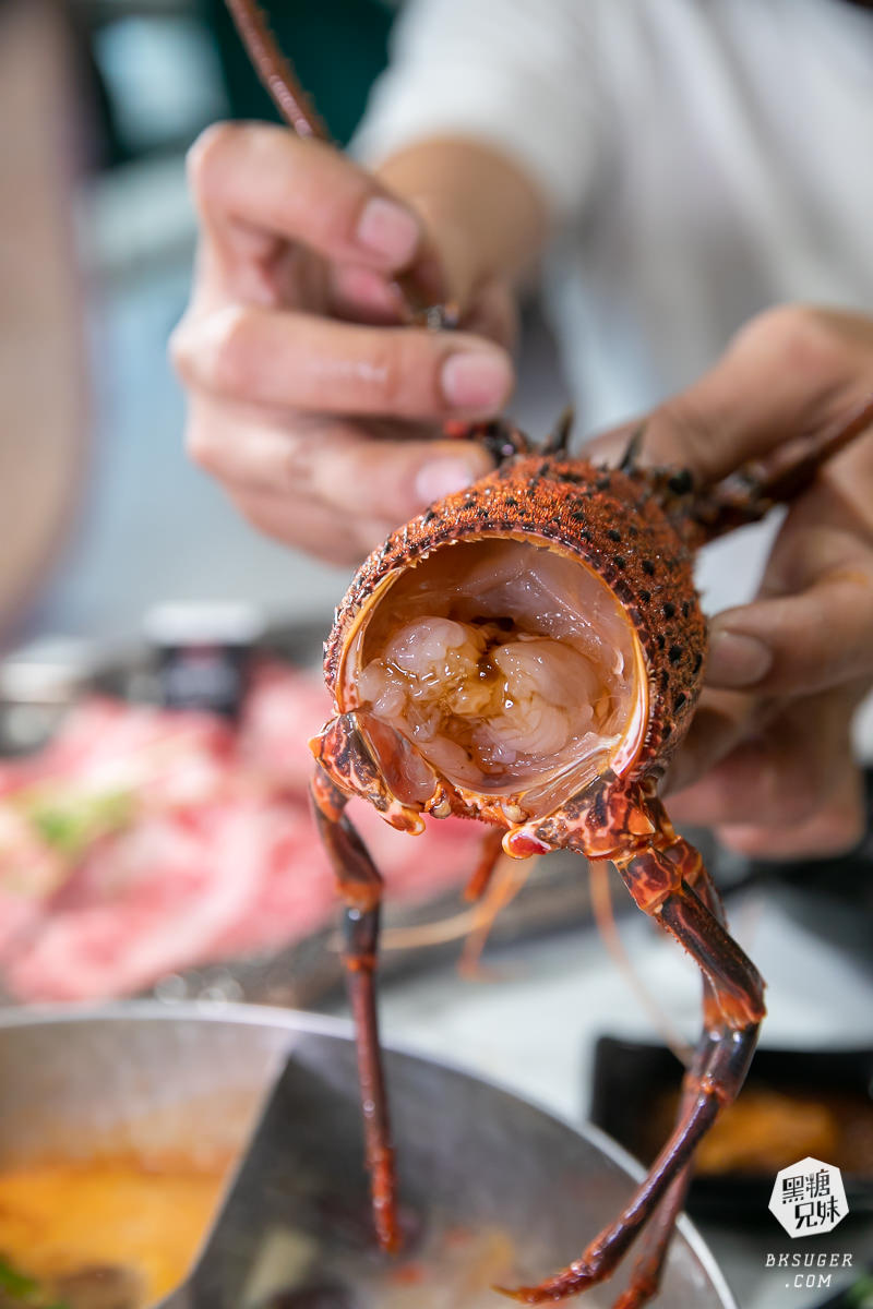 高雄母親節聚餐|花花世界鍋物高雄左營旗艦店|聚餐火鍋推薦|超狂活體龍蝦11種海鮮豪邁上桌 - 第30張圖 高雄母親節聚餐|花花世界鍋物高雄左營旗艦店|聚餐火鍋推薦|超狂活體龍蝦11種海鮮豪邁上桌