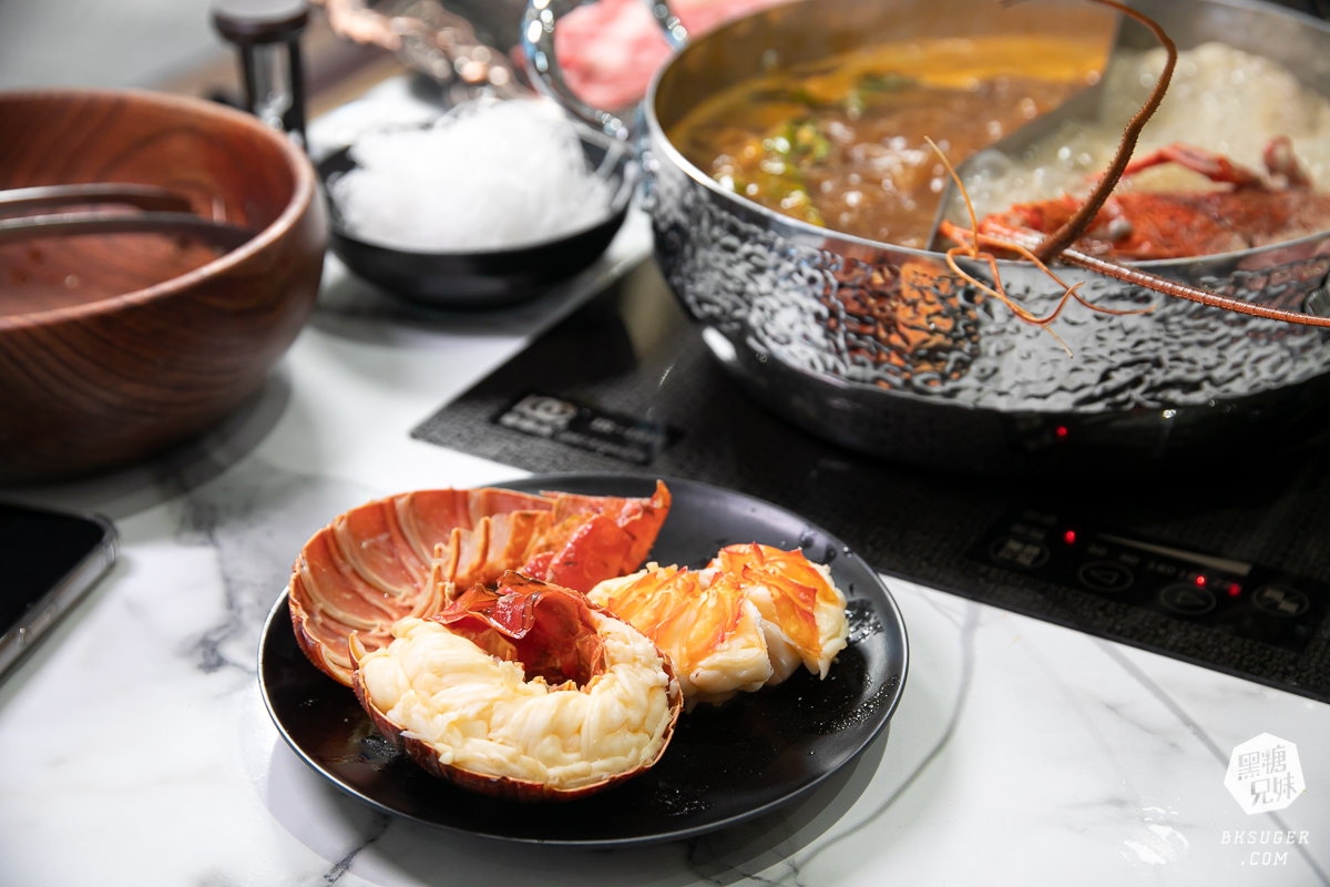 高雄母親節聚餐|花花世界鍋物高雄左營旗艦店|聚餐火鍋推薦|超狂活體龍蝦11種海鮮豪邁上桌 - 第32張圖 高雄母親節聚餐|花花世界鍋物高雄左營旗艦店|聚餐火鍋推薦|超狂活體龍蝦11種海鮮豪邁上桌