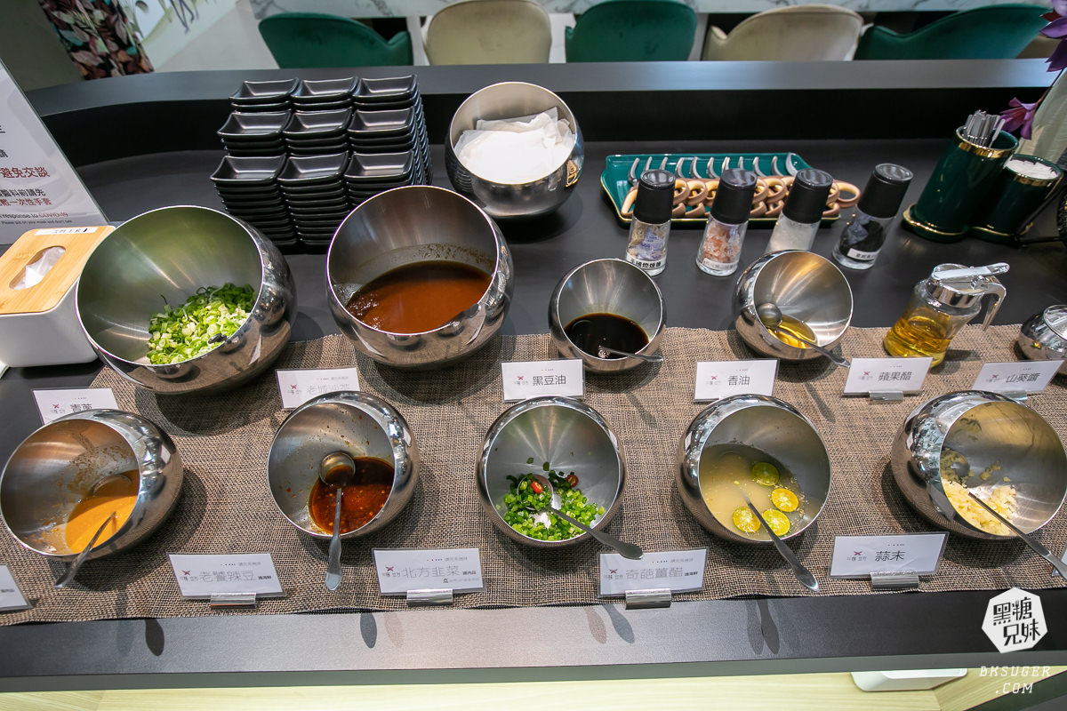 高雄母親節聚餐|花花世界鍋物高雄左營旗艦店|聚餐火鍋推薦|超狂活體龍蝦11種海鮮豪邁上桌 - 第12張圖 花花世界鍋物高雄