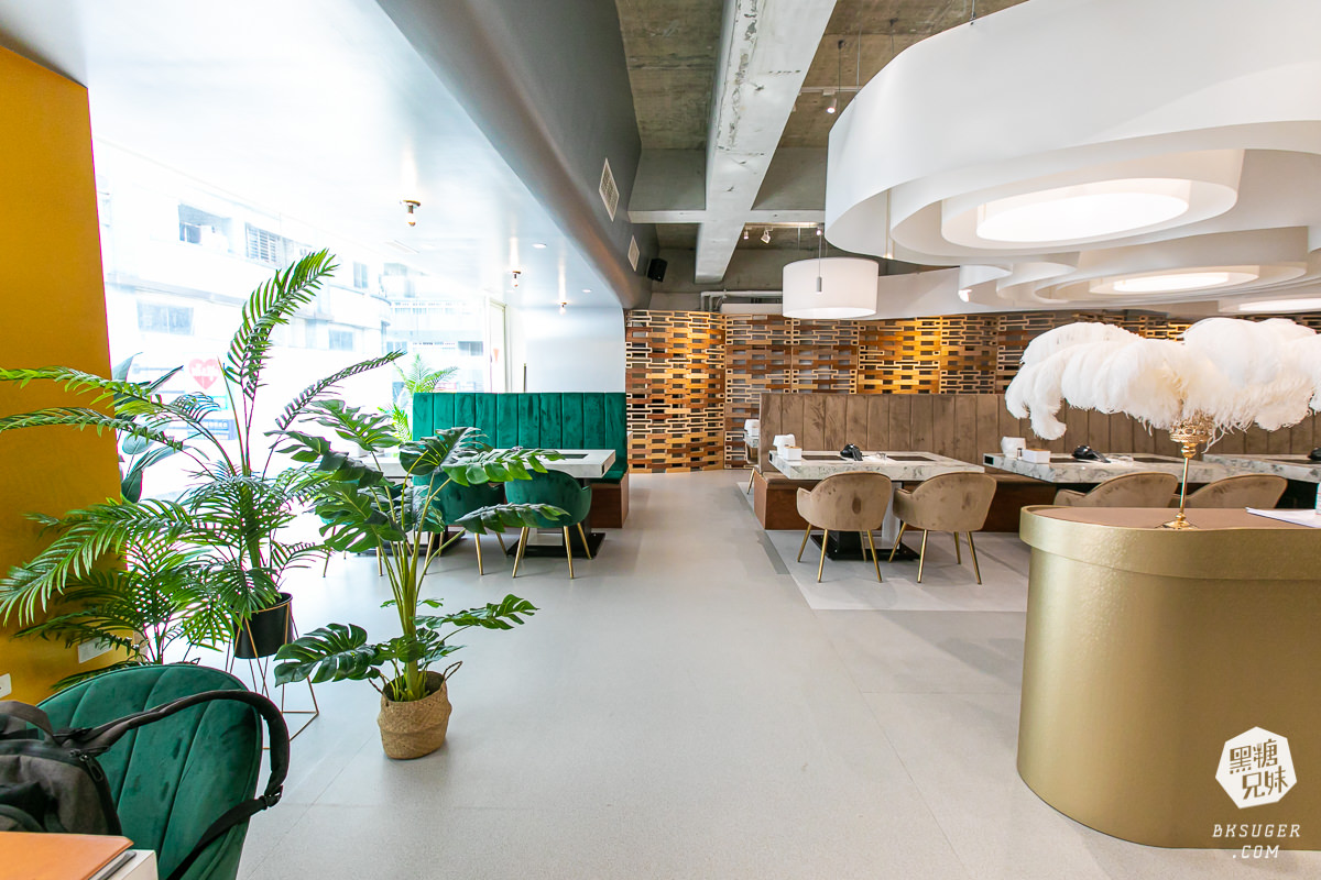 高雄母親節聚餐|花花世界鍋物高雄左營旗艦店|聚餐火鍋推薦|超狂活體龍蝦11種海鮮豪邁上桌 - 第10張圖 高雄母親節聚餐|花花世界鍋物高雄左營旗艦店|聚餐火鍋推薦|超狂活體龍蝦11種海鮮豪邁上桌