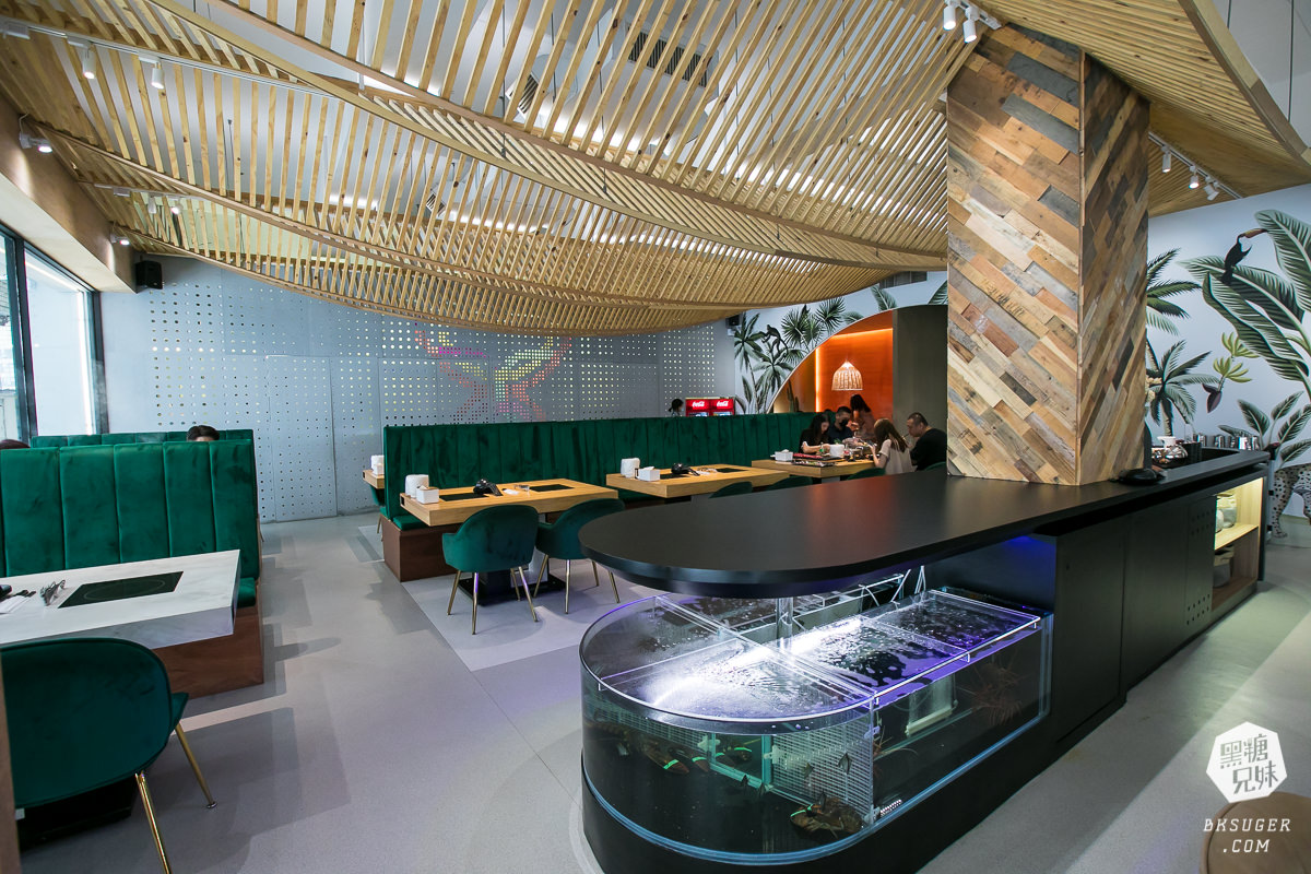 高雄母親節聚餐|花花世界鍋物高雄左營旗艦店|聚餐火鍋推薦|超狂活體龍蝦11種海鮮豪邁上桌 - 第4張圖 高雄母親節聚餐|花花世界鍋物高雄左營旗艦店|聚餐火鍋推薦|超狂活體龍蝦11種海鮮豪邁上桌