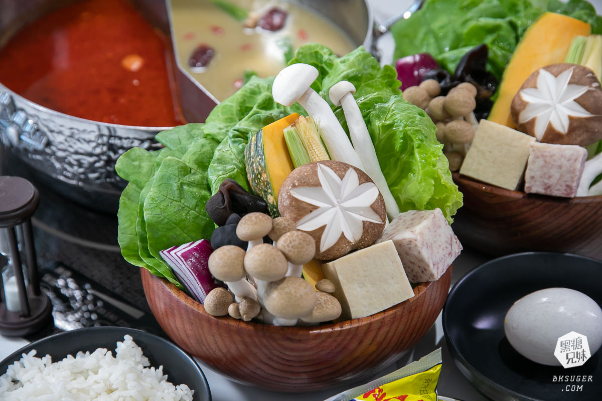 高雄母親節聚餐|花花世界鍋物高雄左營旗艦店|聚餐火鍋推薦|超狂活體龍蝦11種海鮮豪邁上桌 - 第24張圖 高雄母親節聚餐|花花世界鍋物高雄左營旗艦店|聚餐火鍋推薦|超狂活體龍蝦11種海鮮豪邁上桌