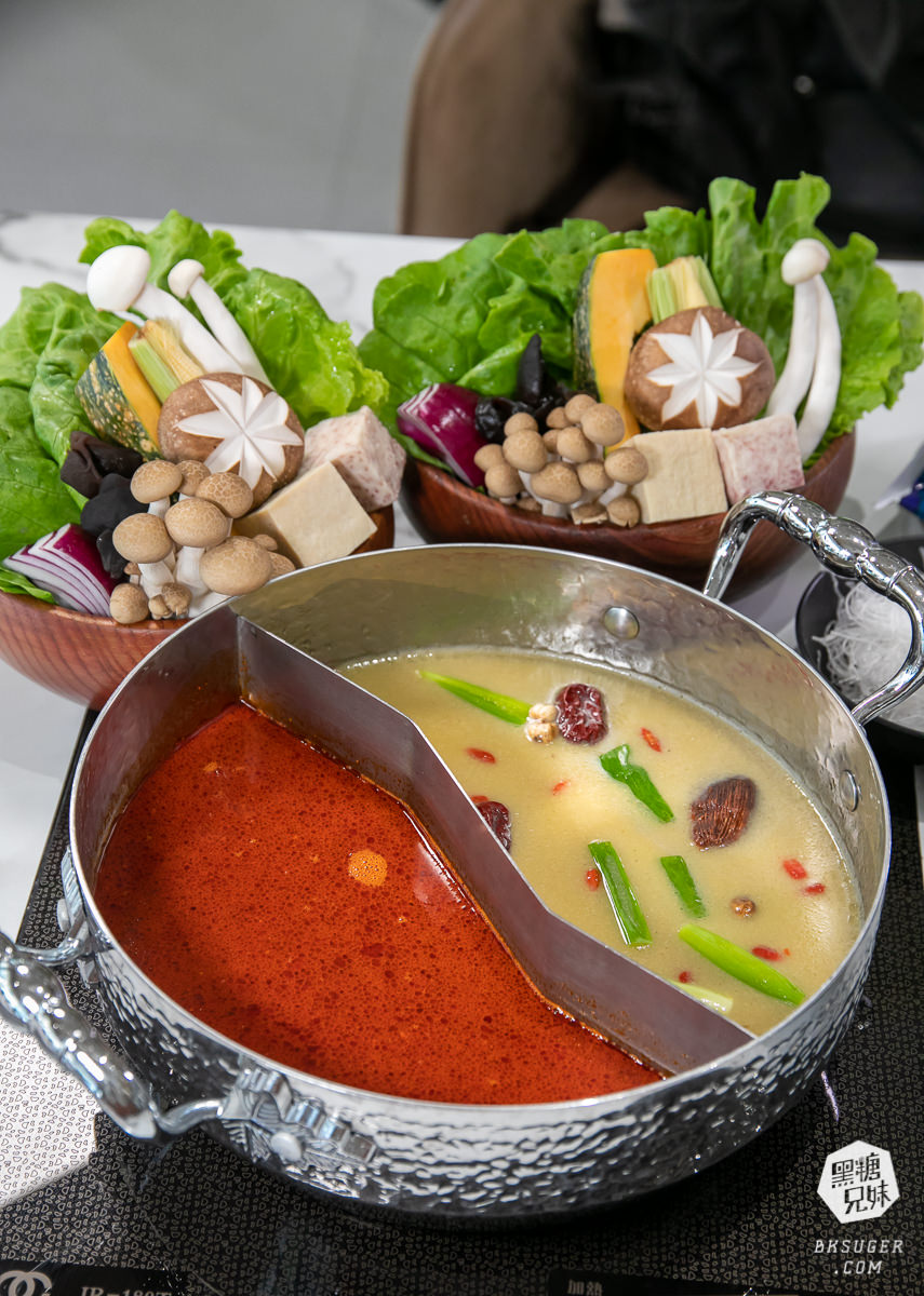 高雄母親節聚餐|花花世界鍋物高雄左營旗艦店|聚餐火鍋推薦|超狂活體龍蝦11種海鮮豪邁上桌 - 第19張圖 高雄母親節聚餐|花花世界鍋物高雄左營旗艦店|聚餐火鍋推薦|超狂活體龍蝦11種海鮮豪邁上桌