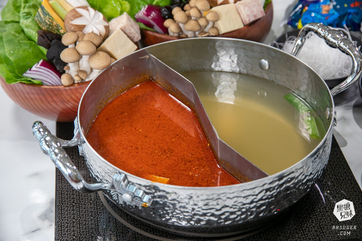 高雄母親節聚餐|花花世界鍋物高雄左營旗艦店|聚餐火鍋推薦|超狂活體龍蝦11種海鮮豪邁上桌 - 第16張圖 高雄母親節聚餐|花花世界鍋物高雄左營旗艦店|聚餐火鍋推薦|超狂活體龍蝦11種海鮮豪邁上桌