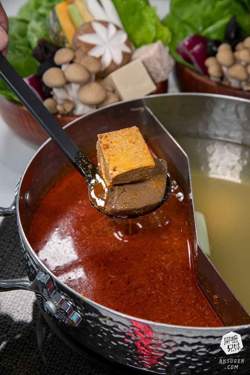 高雄母親節聚餐|花花世界鍋物高雄左營旗艦店|聚餐火鍋推薦|超狂活體龍蝦11種海鮮豪邁上桌 - 第18張圖 高雄母親節聚餐|花花世界鍋物高雄左營旗艦店|聚餐火鍋推薦|超狂活體龍蝦11種海鮮豪邁上桌