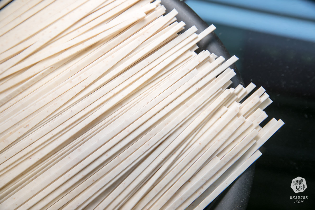 台南東區|萌生精緻麵食|強調自然「平衡」的天地氣息代表-自然陰乾精品麵食&清燉湯品| - 第7張圖 台南東區|萌生精緻麵食|強調自然「平衡」的天地氣息代表-自然陰乾精品麵食&清燉湯品|