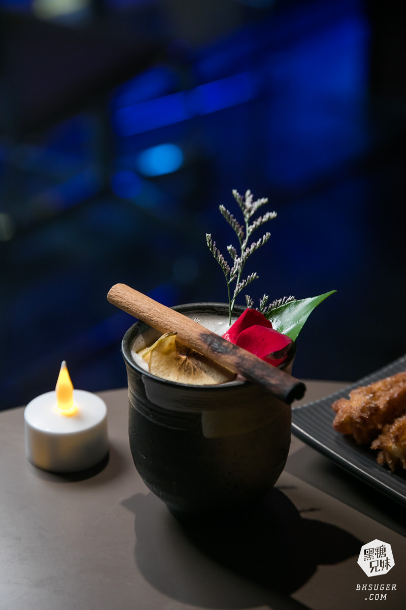 西門町酒吧推薦｜Nonsense Cafe & Bar 無心戒酒互助會-武昌分會｜調酒吧好喝、有陽台、彩虹友善酒吧