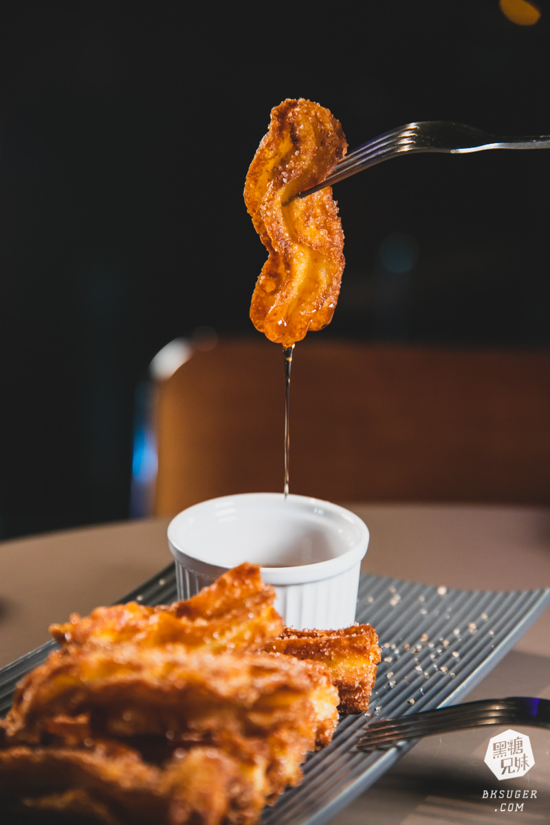 西門町酒吧推薦｜Nonsense Cafe & Bar 無心戒酒互助會-武昌分會｜調酒吧好喝、有陽台、彩虹友善酒吧