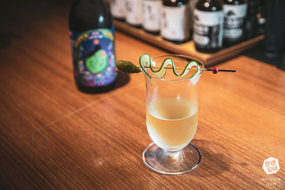 西門町酒吧推薦｜Nonsense Cafe & Bar 無心戒酒互助會-武昌分會｜調酒吧好喝、有陽台、彩虹友善酒吧