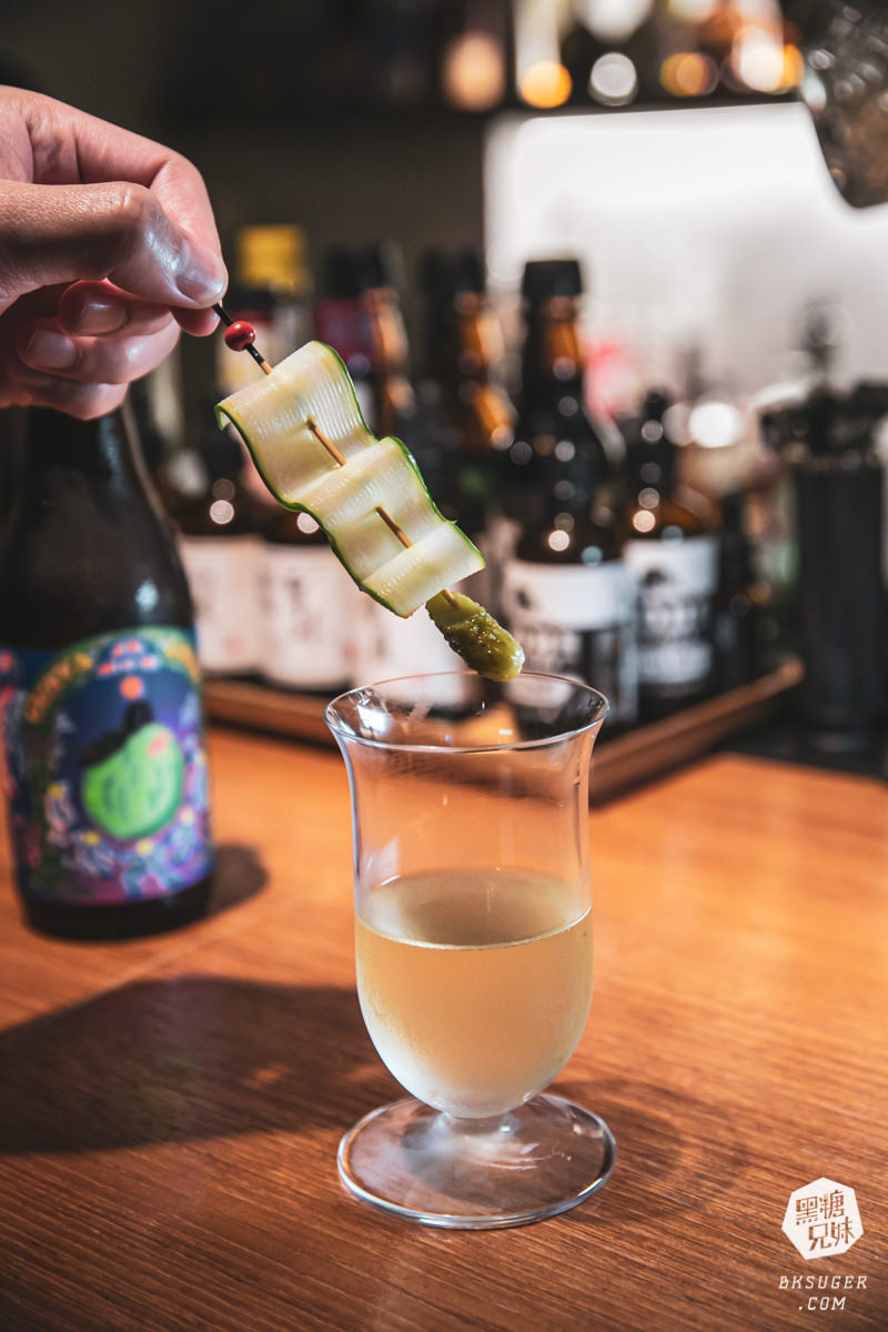 西門町酒吧推薦｜Nonsense Cafe & Bar 無心戒酒互助會-武昌分會｜調酒吧好喝、有陽台、彩虹友善酒吧