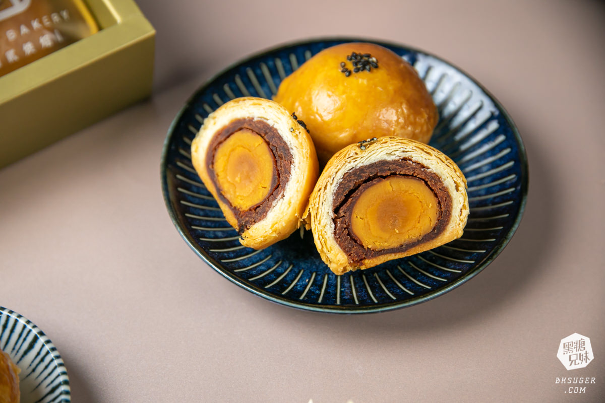 貝加貳蛋黃酥|貝加貳烘焙 Baikal Bakery -五種口味|不甜膩的台南伴手禮好滋味|榮獲「台南400」與「2024台灣燈會」指定伴手禮 - 第12張圖 貝加貳蛋黃酥|貝加貳烘焙 Baikal Bakery -五種口味|不甜膩的台南伴手禮好滋味|榮獲「台南400」與「2024台灣燈會」指定伴手禮