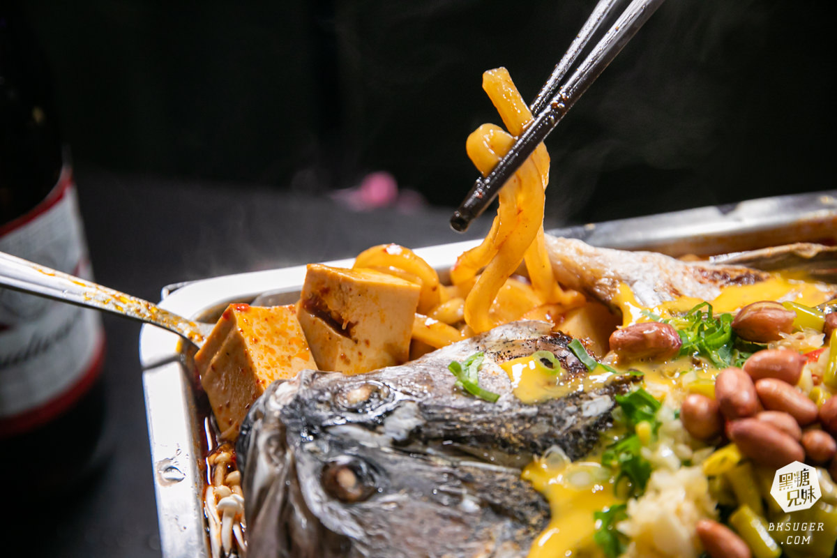 賣烤魚的-高雄宵夜2024必吃｜新菜色起士麻辣烤魚＋麻辣小龍蝦＆跳跳蛙｜夜晚聚會食尚玩家推薦