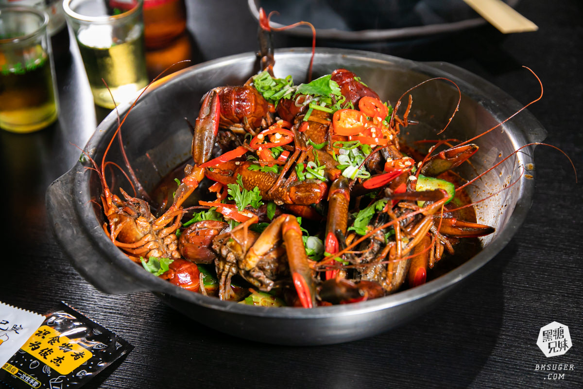 賣烤魚的-高雄宵夜2024必吃｜新菜色起士麻辣烤魚＋麻辣小龍蝦＆跳跳蛙｜夜晚聚會食尚玩家推薦