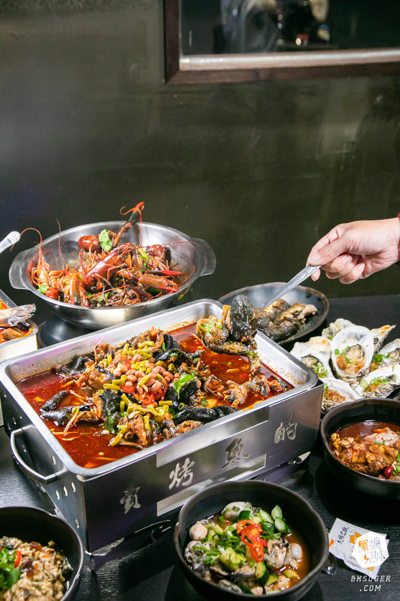 賣烤魚的-高雄宵夜2024必吃｜新菜色起士麻辣烤魚＋麻辣小龍蝦＆跳跳蛙｜夜晚聚會食尚玩家推薦