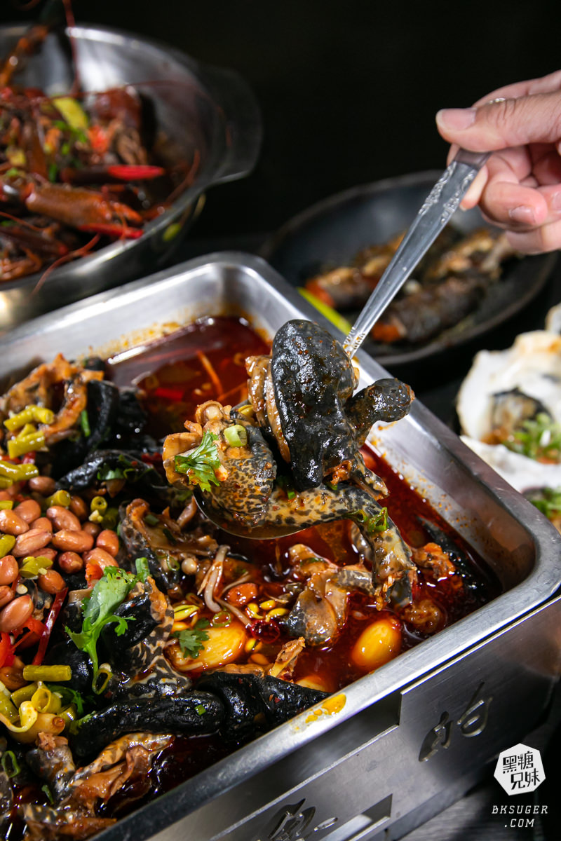 賣烤魚的-高雄宵夜2024必吃｜新菜色起士麻辣烤魚＋麻辣小龍蝦＆跳跳蛙｜夜晚聚會食尚玩家推薦