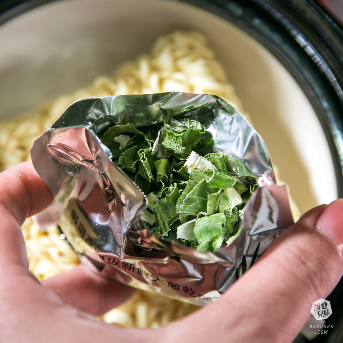 金博家蔥蔥回魂辣湯泡麵|辣湯泡麵深夜開吃宵夜|媽咪速玲代言 - 第11張圖 金博家蔥蔥回魂辣湯泡麵|辣湯泡麵深夜開吃宵夜|媽咪速玲代言