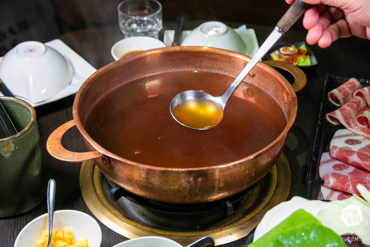 銅花精緻涮涮鍋-左營文奇店|低脂和牛2023新菜單上市-黃金稀飯不敗經典的低調奢華 - 第13張圖 銅花精緻涮涮鍋-左營文奇店|低脂和牛2023新菜單上市-黃金稀飯不敗經典的低調奢華