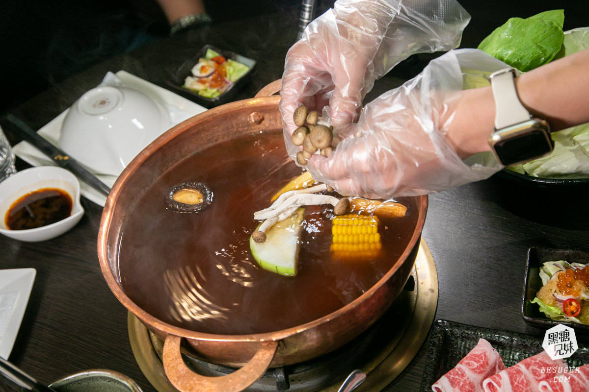 銅花精緻涮涮鍋-左營文奇店|低脂和牛2023新菜單上市-黃金稀飯不敗經典的低調奢華 - 第15張圖 銅花精緻涮涮鍋-左營文奇店|低脂和牛2023新菜單上市-黃金稀飯不敗經典的低調奢華