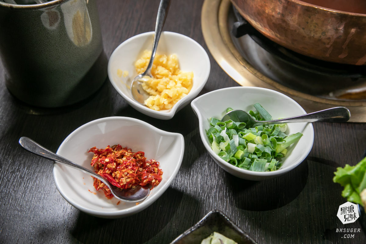 銅花精緻涮涮鍋-左營文奇店|低脂和牛2023新菜單上市-黃金稀飯不敗經典的低調奢華 - 第14張圖 銅花精緻涮涮鍋-左營文奇店|低脂和牛2023新菜單上市-黃金稀飯不敗經典的低調奢華