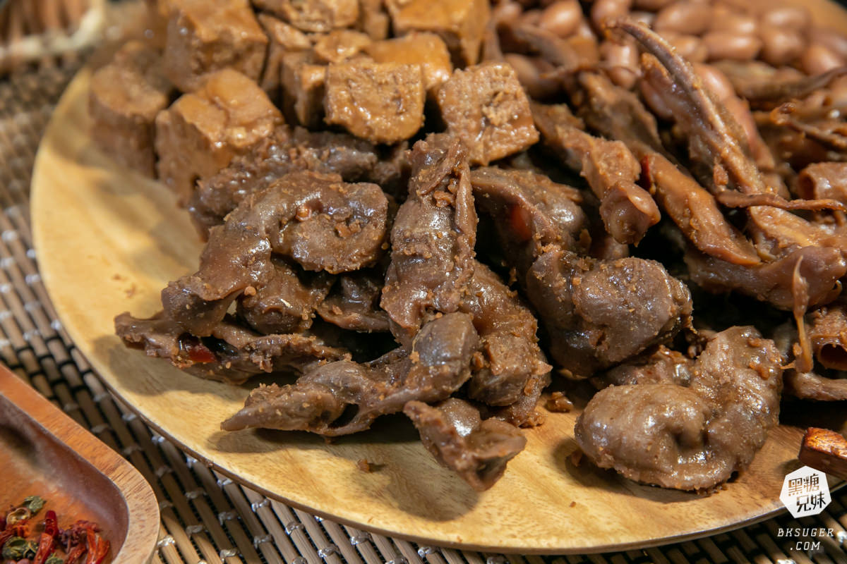 黑竹園雞腳凍|雞腳凍宅配新鮮到家追劇良伴|超級知名的中部口味-飽滿的雞爪&雞翅凍也超迷人 - 第18張圖 黑竹園雞腳凍|雞腳凍宅配新鮮到家追劇良伴|超級知名的中部口味-飽滿的雞爪&雞翅凍也超迷人