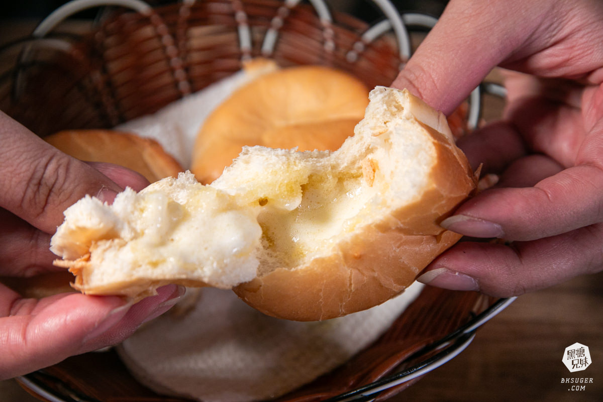 大港參貳牛排｜鹽埕區駁二超夯平價牛排店！台式口味多元的搭配變化、濃湯飲料醬料自己來！