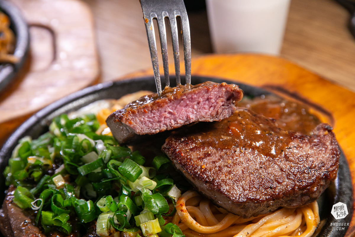 大港參貳牛排｜鹽埕區駁二超夯平價牛排店！台式口味多元的搭配變化、濃湯飲料醬料自己來！