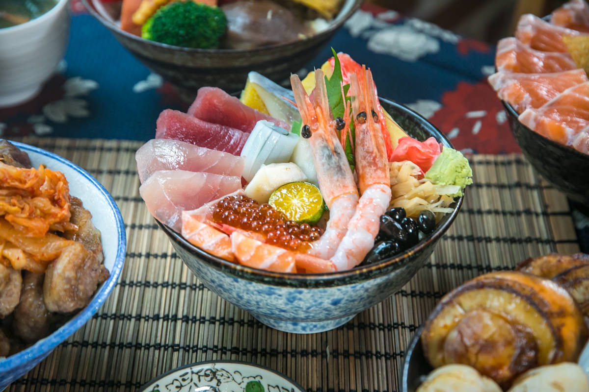 高雄丼飯推薦|全心丼飯專賣|超划算的新鮮生魚片就是要現場品嚐!原騰戶丼飯再現 - 第20張圖 高雄丼飯推薦|全心丼飯專賣|超划算的新鮮生魚片就是要現場品嚐!原騰戶丼飯再現