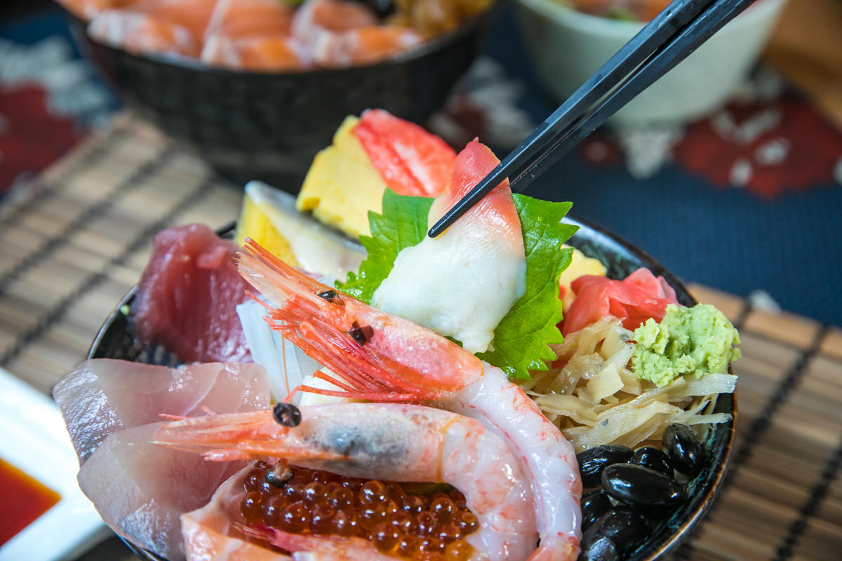 高雄丼飯推薦|全心丼飯專賣|超划算的新鮮生魚片就是要現場品嚐!原騰戶丼飯再現 - 第27張圖 高雄丼飯推薦|全心丼飯專賣|超划算的新鮮生魚片就是要現場品嚐!原騰戶丼飯再現