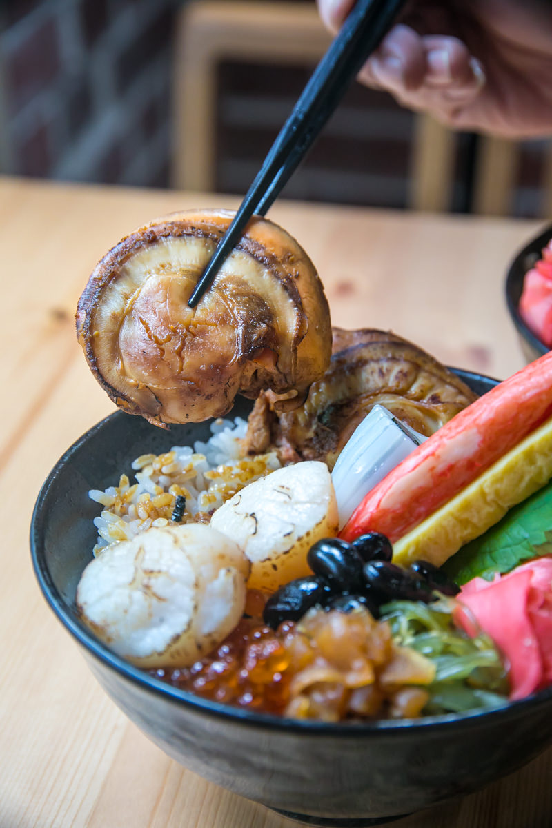高雄丼飯推薦|全心丼飯專賣|超划算的新鮮生魚片就是要現場品嚐!原騰戶丼飯再現 - 第36張圖 高雄丼飯推薦|全心丼飯專賣|超划算的新鮮生魚片就是要現場品嚐!原騰戶丼飯再現