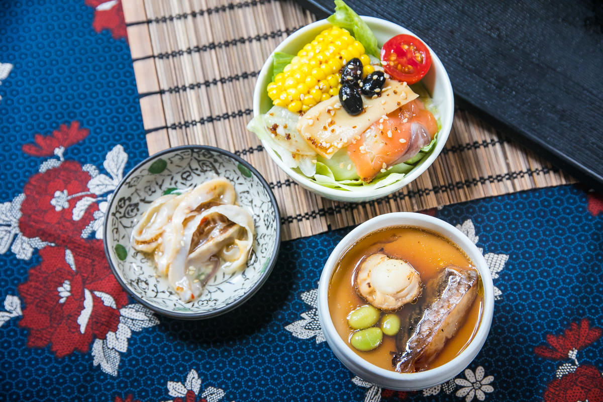 高雄丼飯推薦|全心丼飯專賣|超划算的新鮮生魚片就是要現場品嚐!原騰戶丼飯再現 - 第8張圖 高雄丼飯推薦|全心丼飯專賣|超划算的新鮮生魚片就是要現場品嚐!原騰戶丼飯再現