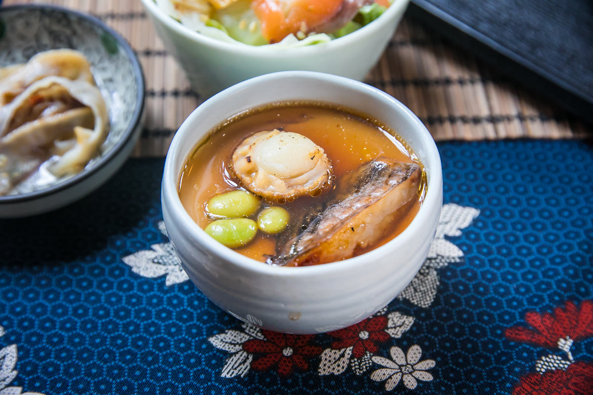 高雄丼飯推薦|全心丼飯專賣|超划算的新鮮生魚片就是要現場品嚐!原騰戶丼飯再現 - 第10張圖 高雄丼飯推薦|全心丼飯專賣|超划算的新鮮生魚片就是要現場品嚐!原騰戶丼飯再現