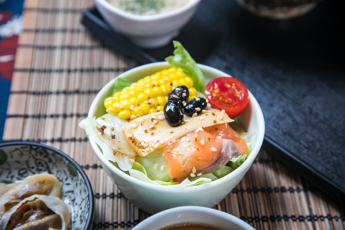 高雄丼飯推薦|全心丼飯專賣|超划算的新鮮生魚片就是要現場品嚐!原騰戶丼飯再現 - 第9張圖 高雄丼飯推薦|全心丼飯專賣|超划算的新鮮生魚片就是要現場品嚐!原騰戶丼飯再現
